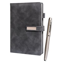 Darčeková súprava: čierny linajkový zápisník A5 a guľôčkové pero s čiernou náplňou - Peterson