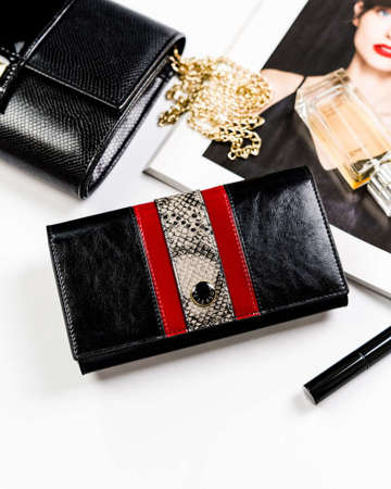 Dámska kožená peňaženka so vzorom hadej kože - Peterson - čierna