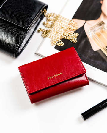 Elegantná dámska kožená peňaženka s ochranou kariet RFID - Peterson - červená