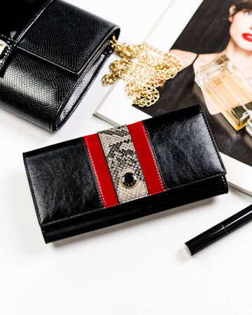 Elegantná dámska peňaženka z hadej kože - Peterson - čierna